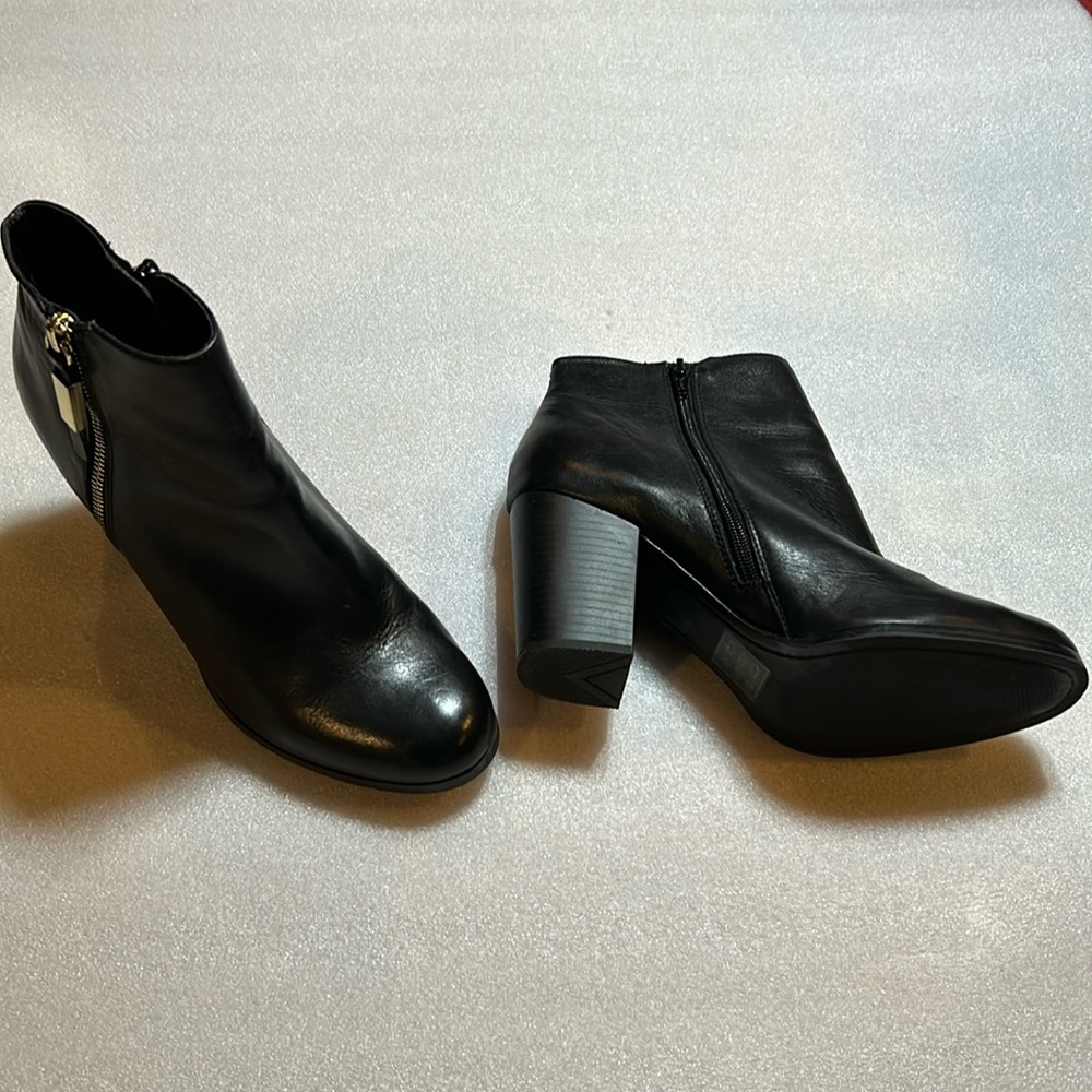 Aldo Mathia booties. Leather. Size 10